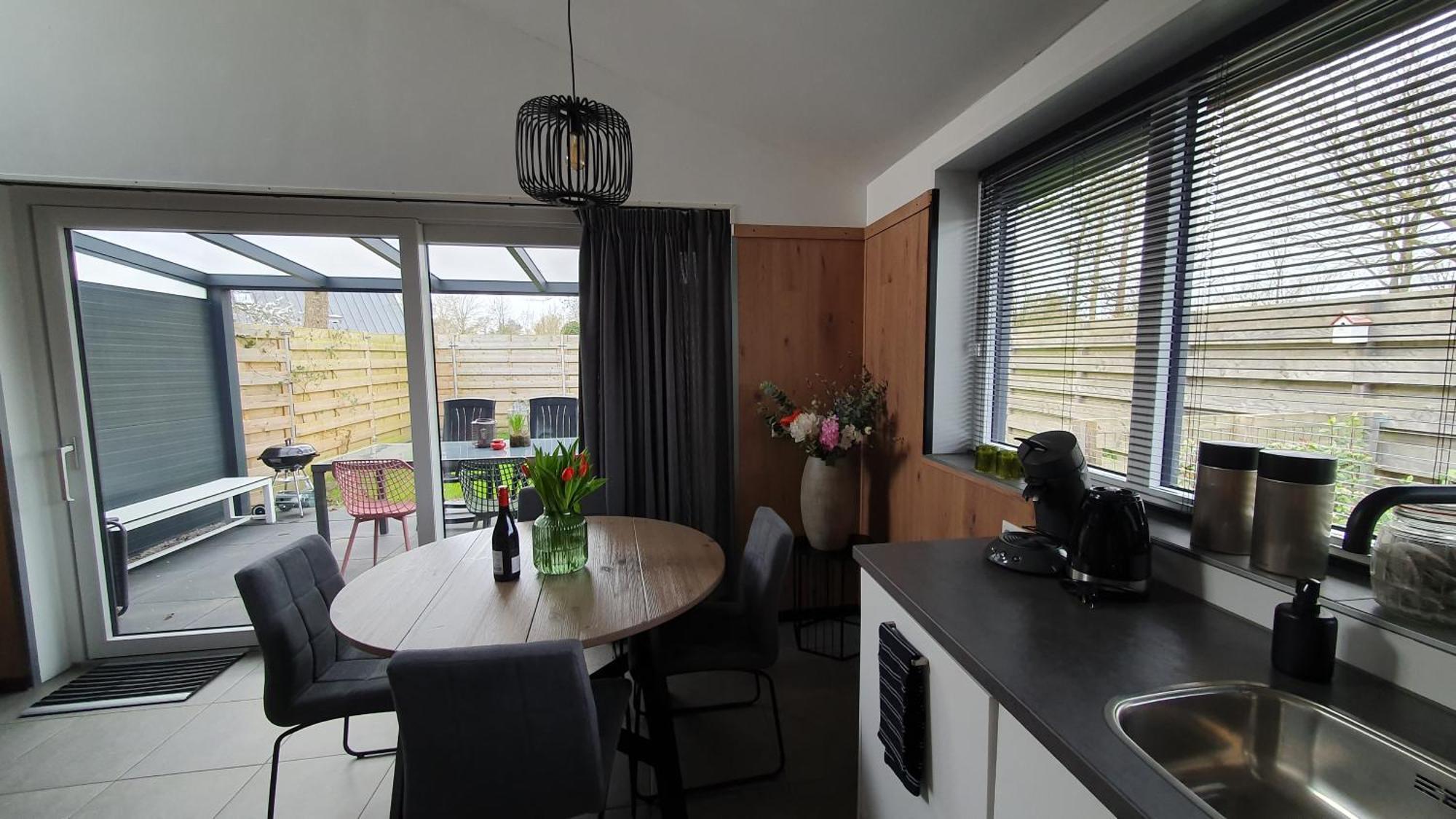 Luxe Vakantiebungalow Met Omheinde Tuin Voor Hond En Kinderen Dirkshorn Ngoại thất bức ảnh